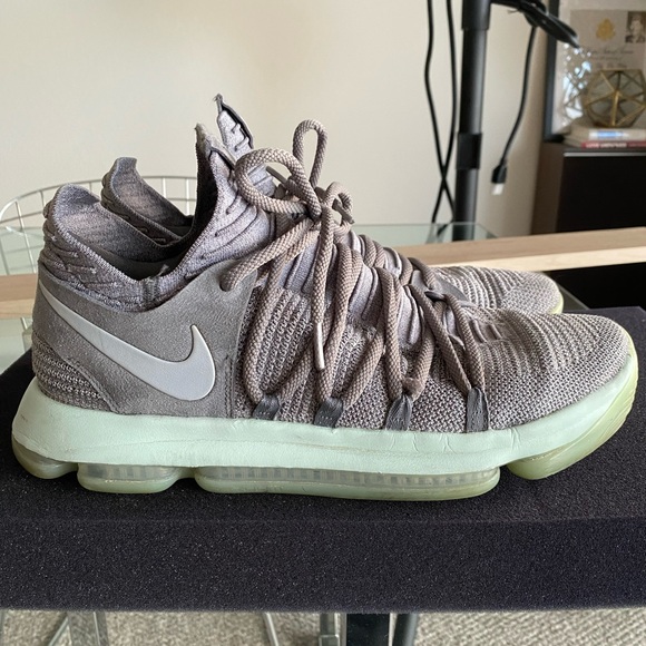 Nike Other - Nike Kevin Durant Basketball Shoes